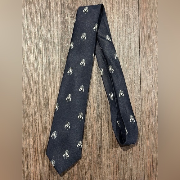 Man Lee Youth Neck Tie Lobsters‎ 100% Silk - Picture 1 of 2